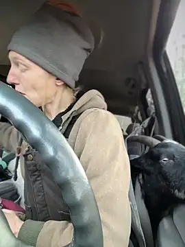 Snapshot of GoldenFlameGoddess chatting on December 18, 10:24 pm GoldenFlameGoddess online show from December 18, 10:24 pm