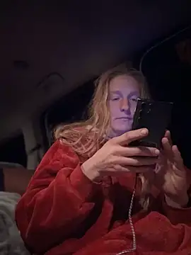 Snapshot of GoldenFlameGoddess chatting on February 13, 2:06 pm GoldenFlameGoddess online show from February 13, 2:06 pm