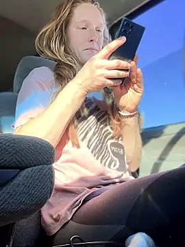 Snapshot of GoldenFlameGoddess chatting on January 11, 7:10 pm GoldenFlameGoddess online show from January 11, 7:10 pm