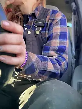 Snapshot of GoldenFlameGoddess chatting on January 9, 7:54 pm GoldenFlameGoddess online show from January 9, 7:54 pm