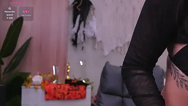 Snapshot of Molly_Jons chatting on October 29, 1:04 am Molly Jons online show from October 29, 1:04 am