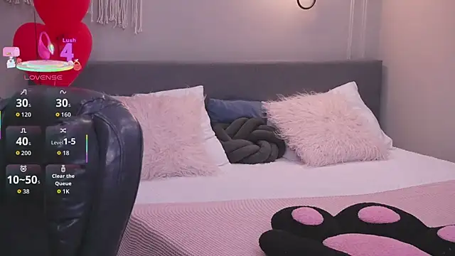 Molly Jons online show from March 24, 1:05 am