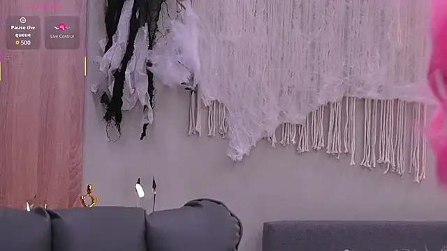 Snapshot of Molly_Jons chatting on October 28, 1:06 am Molly Jons online show from October 28, 1:06 am