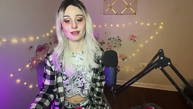 Starr1123 online show from March 6, 4:40 am