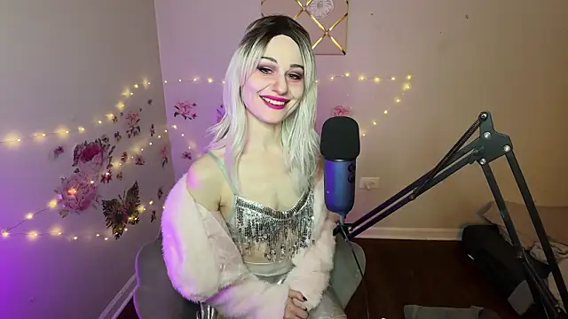 Starr1123 online show from February 6, 4:30 am