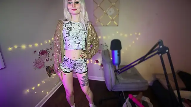 Snapshot of Starr1123 chatting on November 26, 4:12 am Starr1123 online show from November 26, 4:12 am