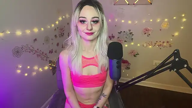 Starr1123 online show from April 18, 3:31 am