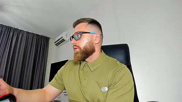 Snapshot of Findom_guy chatting on May 20, 3:42 pm Findom guy online show from May 20, 3:42 pm