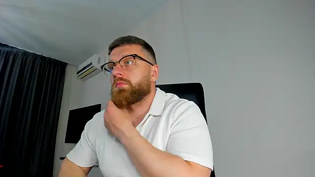 Snapshot of Findom_guy chatting on May 1, 5:40 pm Findom guy online show from May 1, 5:40 pm