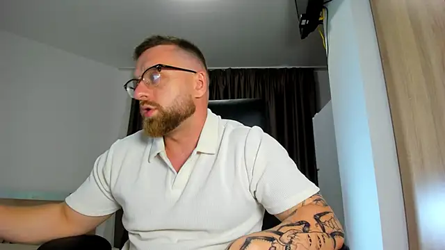 Snapshot of Findom_guy chatting on June 20, 5:29 pm Findom guy online show from June 20, 5:29 pm
