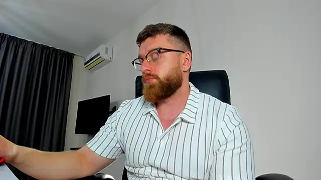 Snapshot of Findom_guy chatting on May 5, 6:22 pm Findom guy online show from May 5, 6:22 pm