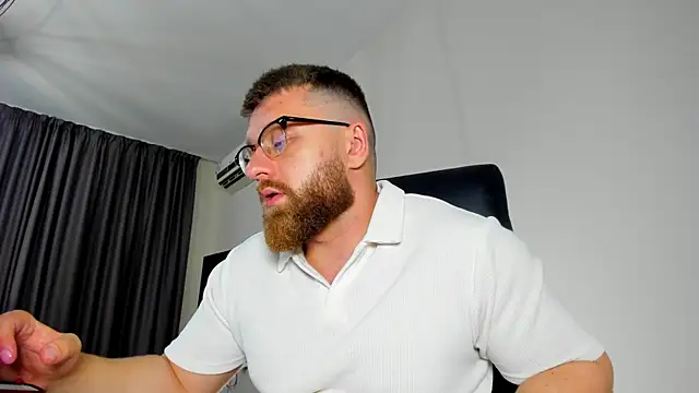 Snapshot of Findom_guy chatting on May 19, 5:42 pm Findom guy online show from May 19, 5:42 pm
