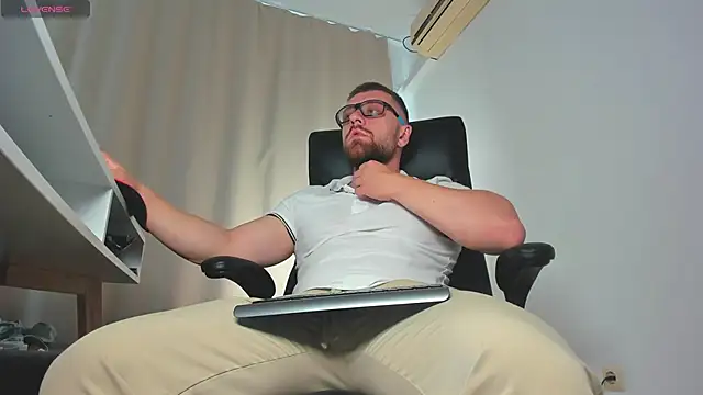 Findom guy online show from October 17, 1:02 pm