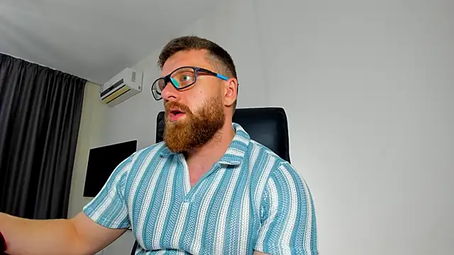 Snapshot of Findom_guy chatting on May 7, 6:22 pm Findom guy online show from May 7, 6:22 pm