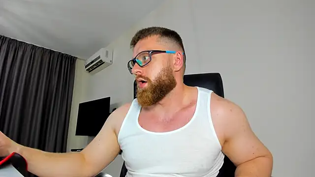 Snapshot of Findom_guy chatting on May 21, 5:54 pm Findom guy online show from May 21, 5:54 pm