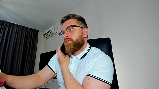 Snapshot of Findom_guy chatting on May 14, 5:54 pm Findom guy online show from May 14, 5:54 pm