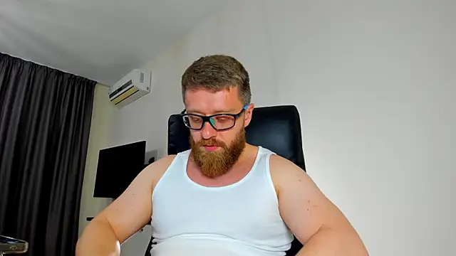 Snapshot of Findom_guy chatting on May 15, 5:22 pm Findom guy online show from May 15, 5:22 pm