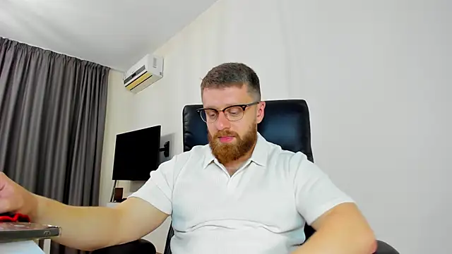 Findom guy online show from April 5, 10:33 am