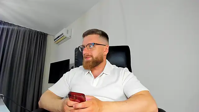 Snapshot of Findom_guy chatting on April 25, 6:27 pm Findom guy online show from April 25, 6:27 pm