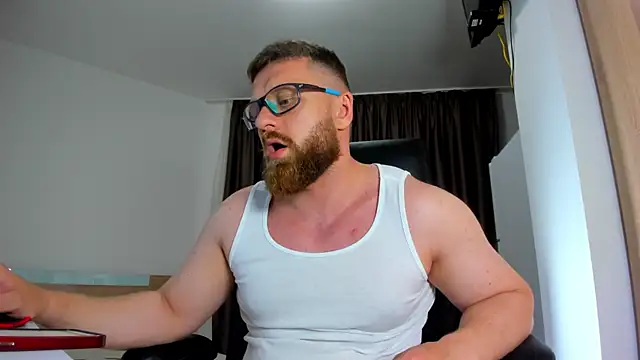 Snapshot of Findom_guy chatting on June 2, 4:07 pm Findom guy online show from June 2, 4:07 pm