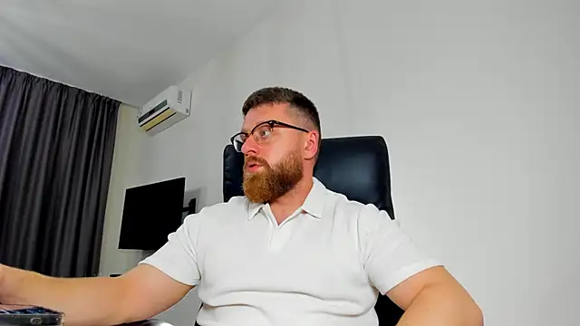 Snapshot of Findom_guy chatting on May 4, 5:16 pm Findom guy online show from May 4, 5:16 pm