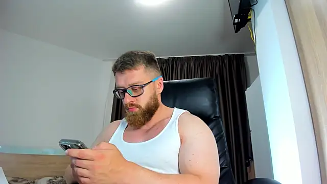 Snapshot of Findom_guy chatting on June 6, 4:56 pm Findom guy online show from June 6, 4:56 pm