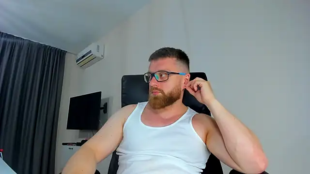 Snapshot of Findom_guy chatting on April 28, 11:25 am Findom guy online show from April 28, 11:25 am
