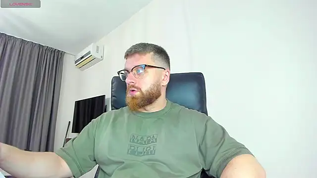 Findom guy online show from April 1, 10:38 am