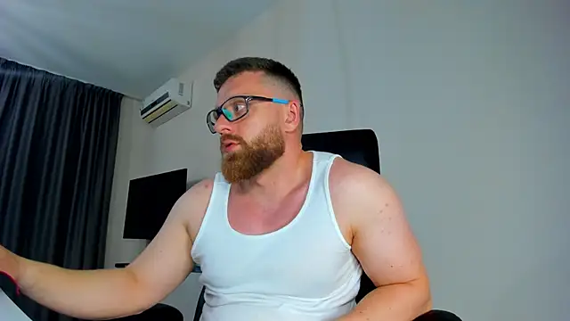 Snapshot of Findom_guy chatting on April 28, 11:31 pm Findom guy online show from April 28, 11:31 pm
