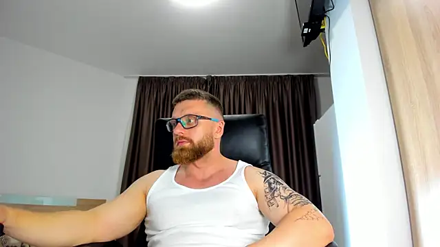 Snapshot of Findom_guy chatting on June 12, 6:05 pm Findom guy online show from June 12, 6:05 pm
