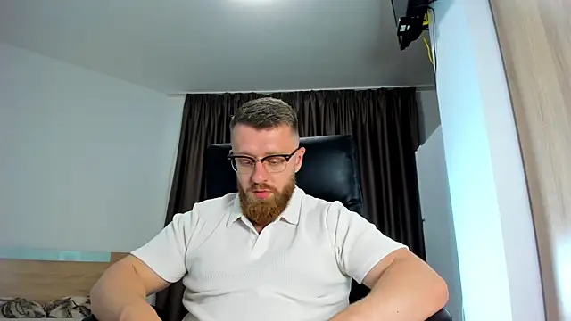 Snapshot of Findom_guy chatting on June 9, 4:52 pm Findom guy online show from June 9, 4:52 pm