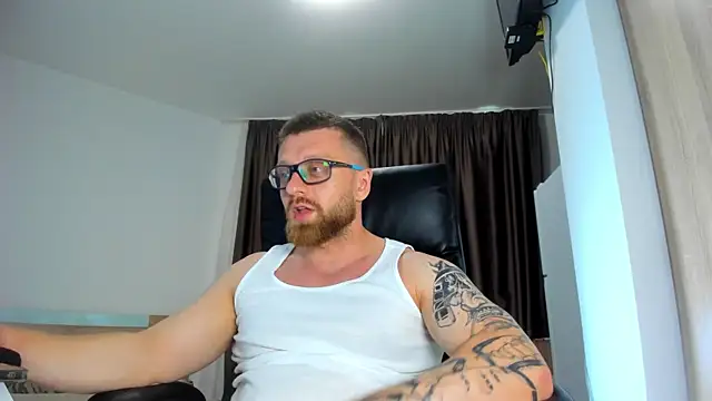Snapshot of Findom_guy chatting on June 25, 4:34 pm Findom guy online show from June 25, 4:34 pm