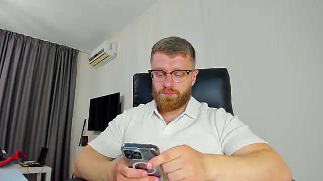 Findom guy online show from April 3, 2:23 pm