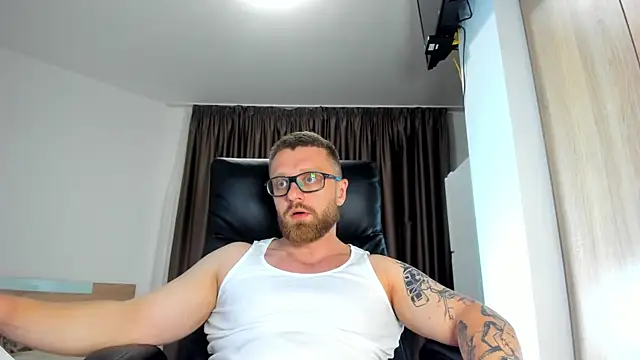 Snapshot of Findom_guy chatting on June 26, 7:31 pm Findom guy online show from June 26, 7:31 pm