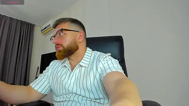 Findom guy online show from April 2, 11:39 am