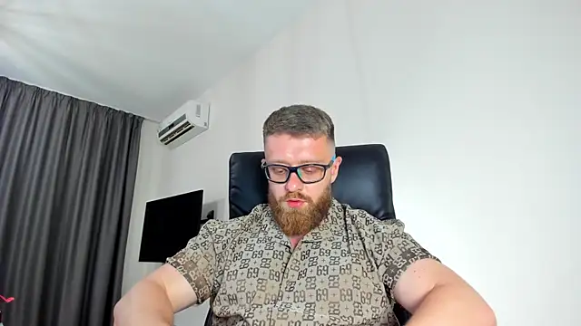 Snapshot of Findom_guy chatting on May 29, 7:53 pm Findom guy online show from May 29, 7:53 pm