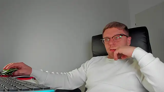 Findom guy online show from March 18, 4:28 pm