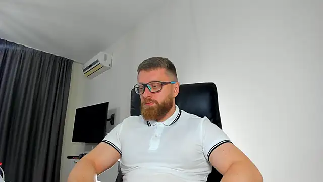 Snapshot of Findom_guy chatting on May 2, 5:51 pm Findom guy online show from May 2, 5:51 pm