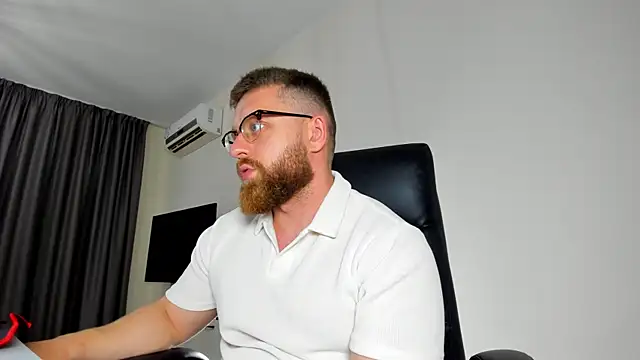 Snapshot of Findom_guy chatting on May 24, 4:40 pm Findom guy online show from May 24, 4:40 pm