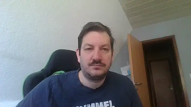 Snapshot of Golffahrer1982 chatting on May 21, 9:17 am Golffahrer1982 online show from May 21, 9:17 am