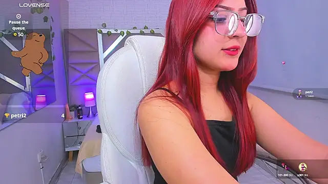 Zoe Lennoxx online show from February 26, 1:43 pm