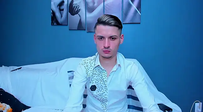 Snapshot of andboyfor6 chatting on February 21, 6:18 am andboyfor6 online show from February 21, 6:18 am