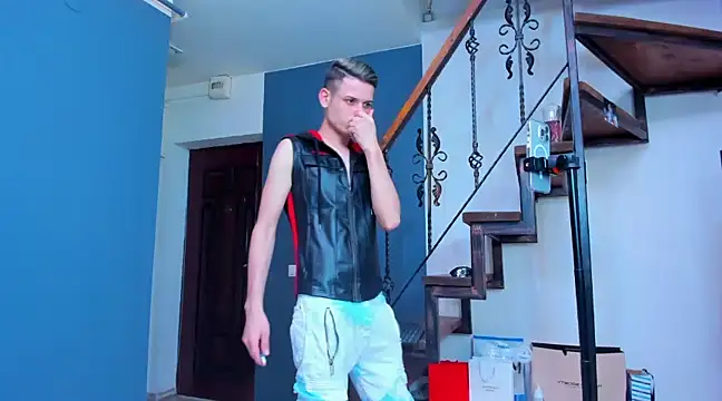 Snapshot of andboyfor6 chatting on February 15, 8:56 pm andboyfor6 online show from February 15, 8:56 pm