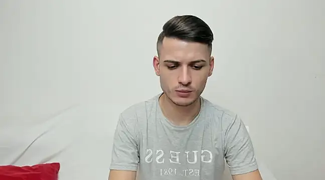 Snapshot of andboyfor6 chatting on December 3, 7:28 pm andboyfor6 online show from December 3, 7:28 pm