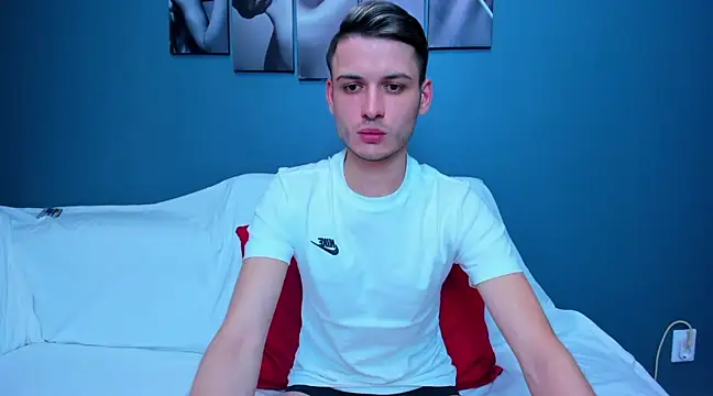 Snapshot of andboyfor6 chatting on February 6, 8:50 am andboyfor6 online show from February 6, 8:50 am