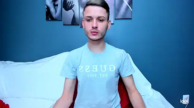 Snapshot of andboyfor6 chatting on January 19, 9:33 am andboyfor6 online show from January 19, 9:33 am