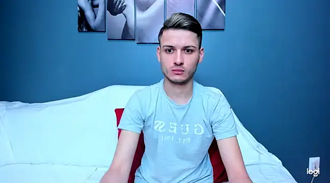 Snapshot of andboyfor6 chatting on January 20, 8:09 am andboyfor6 online show from January 20, 8:09 am