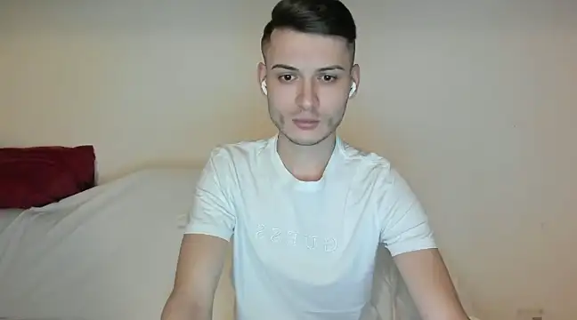 Snapshot of andboyfor6 chatting on December 4, 12:08 pm andboyfor6 online show from December 4, 12:08 pm