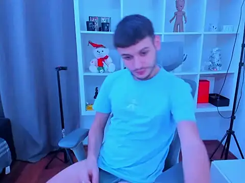 andboyfor6 online show from December 22, 11:43 am