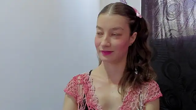 Snapshot of MiiaVolkova chatting on September 12, 4:51 pm MiiaVolkova online show from September 12, 4:51 pm